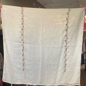 Embroidered White Table Scarf with Pink Floral Design